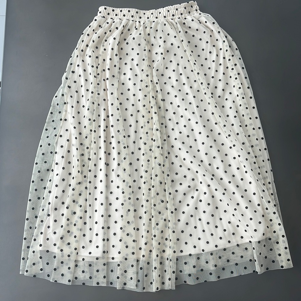 H&M beige and black polka dot tulle skirt